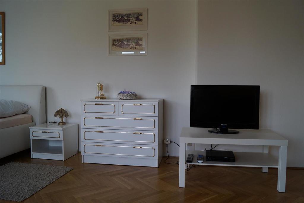 Apartman U Stadionu Broumov Eksteriør bilde
